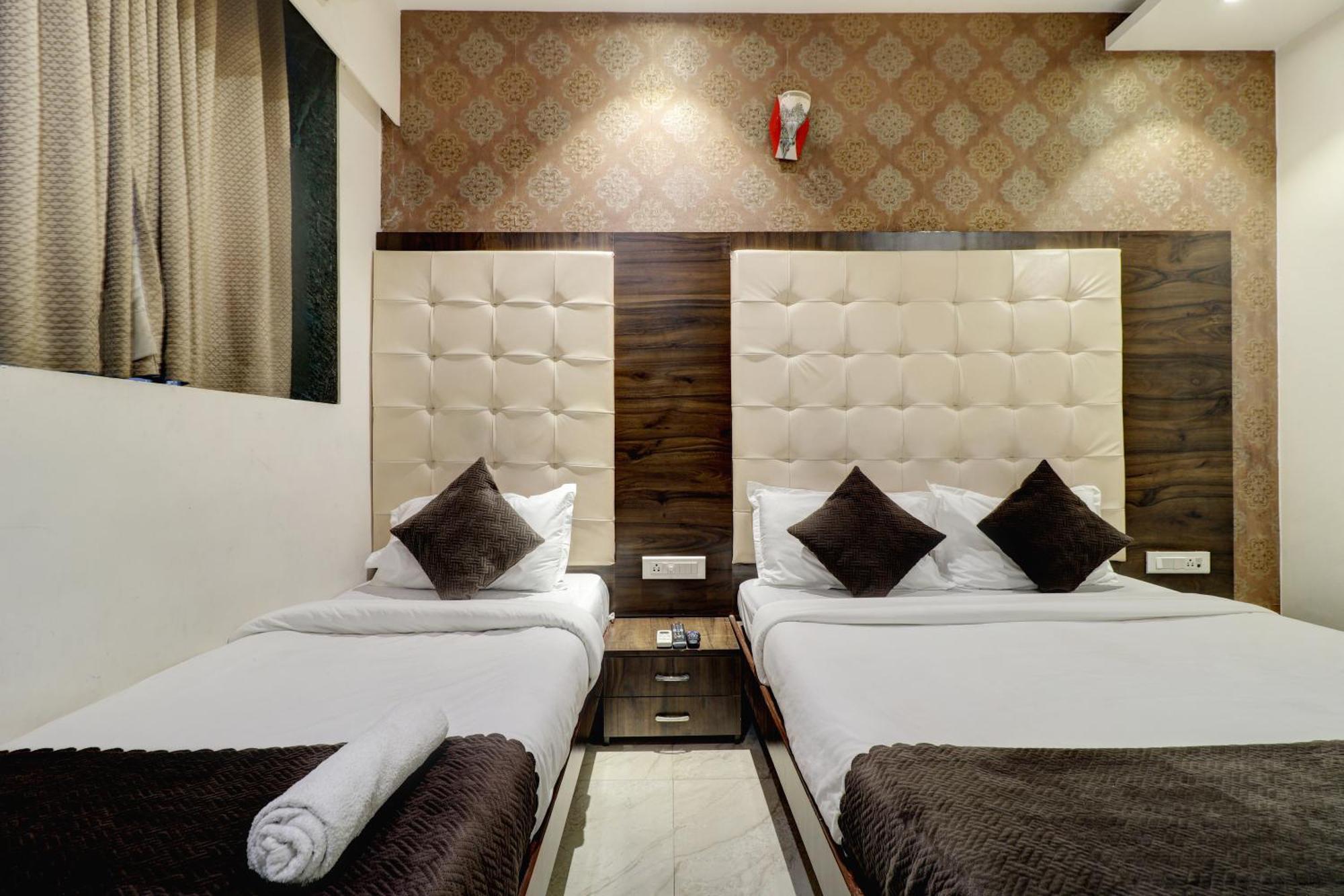 Hotel A. K. International - Fort Мумбаи Экстерьер фото
