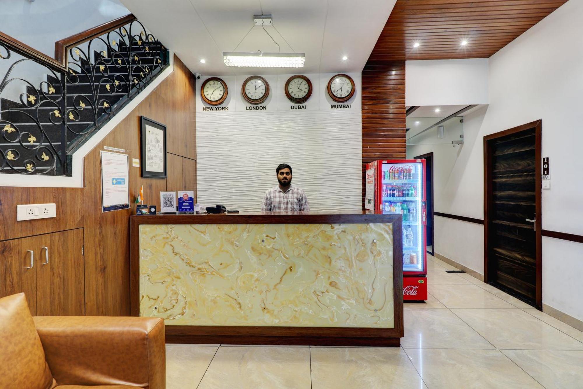 Hotel A. K. International - Fort Мумбаи Экстерьер фото