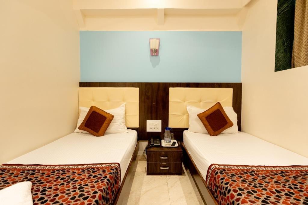 Hotel A. K. International - Fort Мумбаи Экстерьер фото