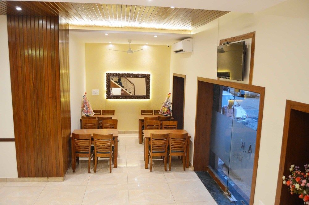 Hotel A. K. International - Fort Мумбаи Экстерьер фото