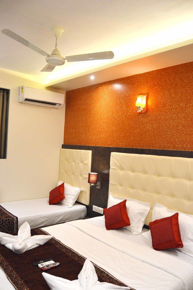 Hotel A. K. International - Fort Мумбаи Экстерьер фото