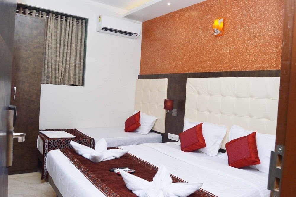 Hotel A. K. International - Fort Мумбаи Экстерьер фото