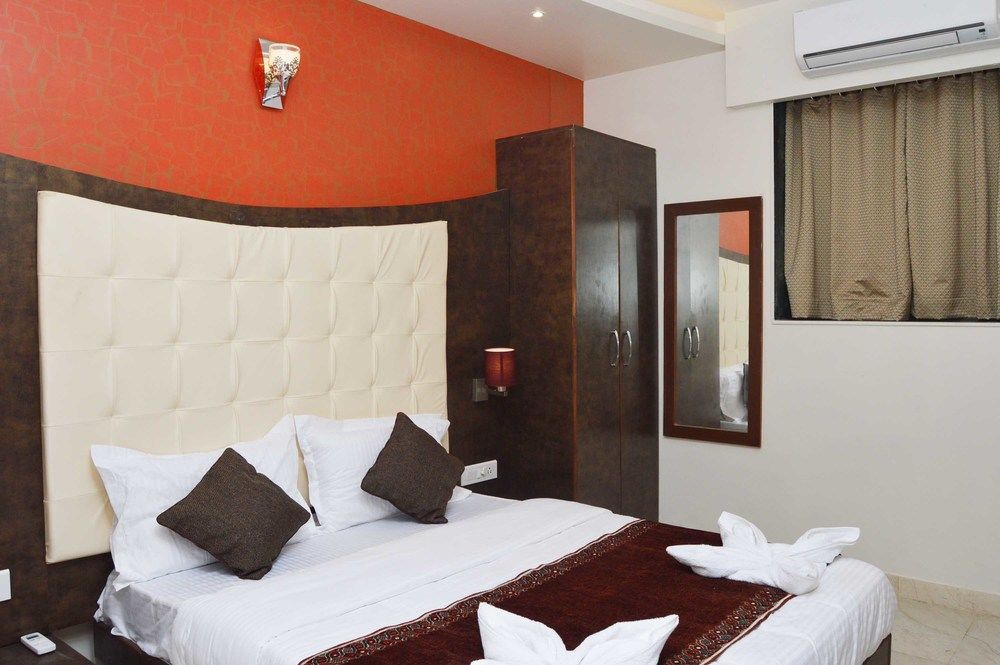 Hotel A. K. International - Fort Мумбаи Экстерьер фото
